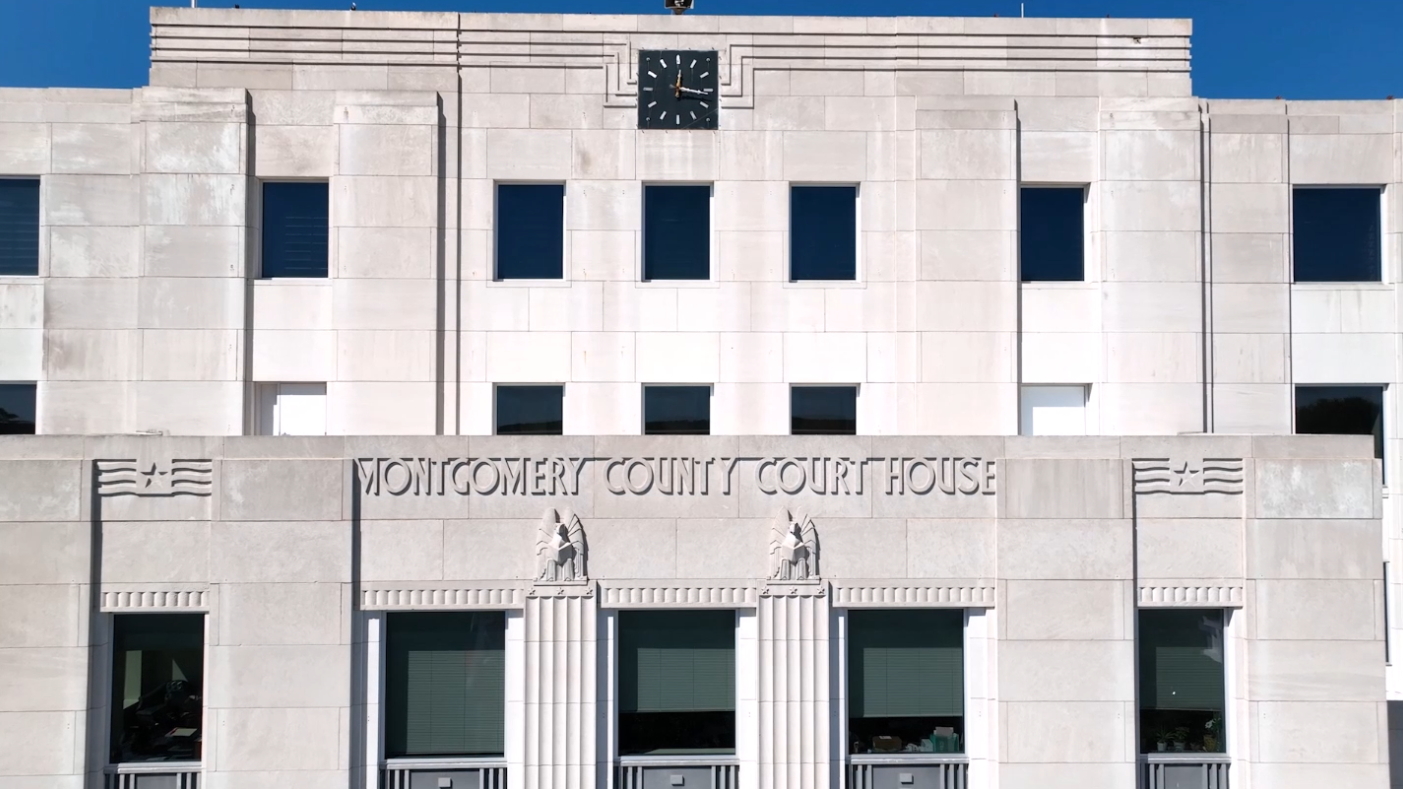 Montgomery County Courthouse facade in downtown Conroe TX — child custody attorney Conroe TX